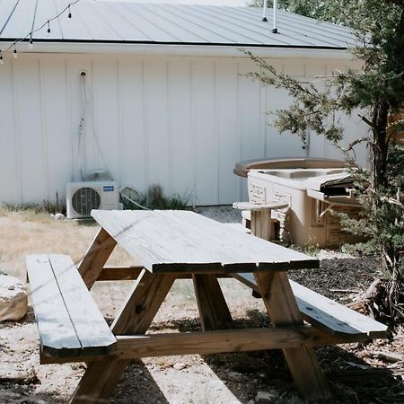 Вилла Hummingbird Haus - Hill Country Views On 20 Acres With Firepit Spring Branch Экстерьер фото
