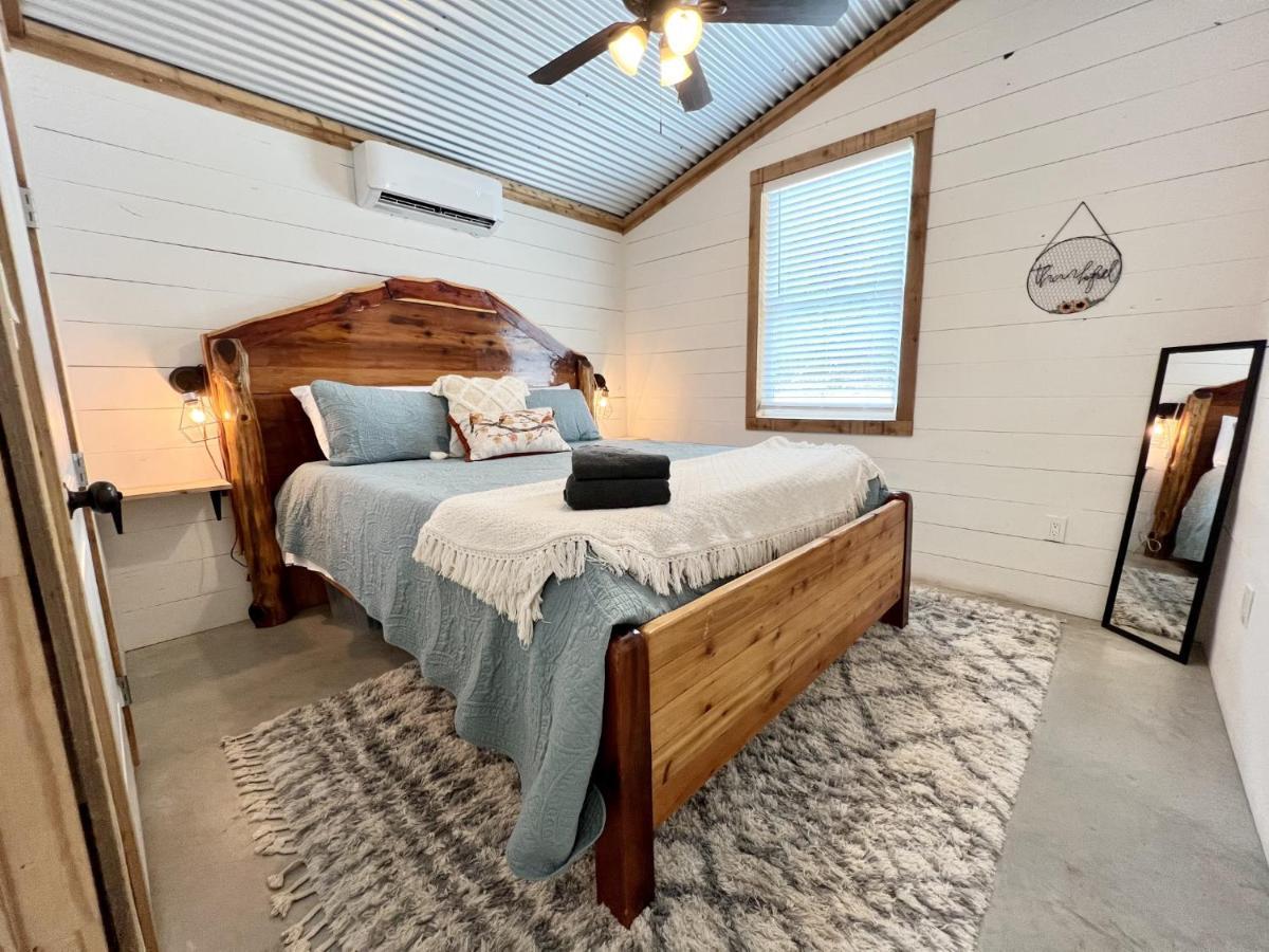 Вилла Hummingbird Haus - Hill Country Views On 20 Acres With Firepit Spring Branch Экстерьер фото