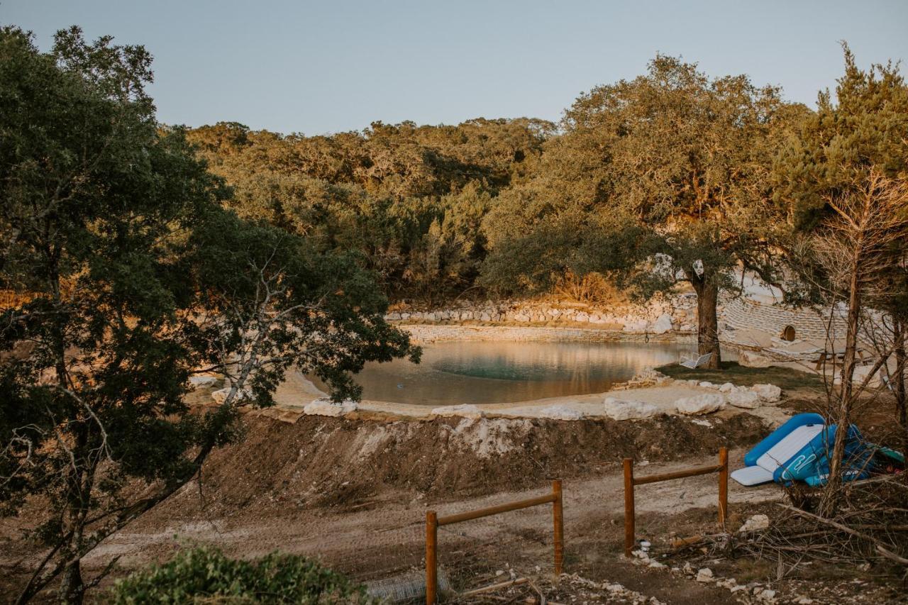 Вилла Hummingbird Haus - Hill Country Views On 20 Acres With Firepit Spring Branch Экстерьер фото